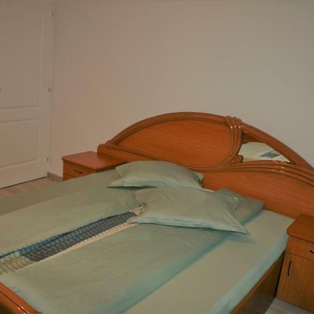 Casa Peterfi - Apartment With 3 Bedrooms And Spacious Living Room Тиргу-Муреш Екстер'єр фото