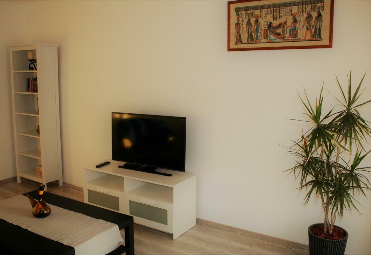 Casa Peterfi - Apartment With 3 Bedrooms And Spacious Living Room Тиргу-Муреш Екстер'єр фото