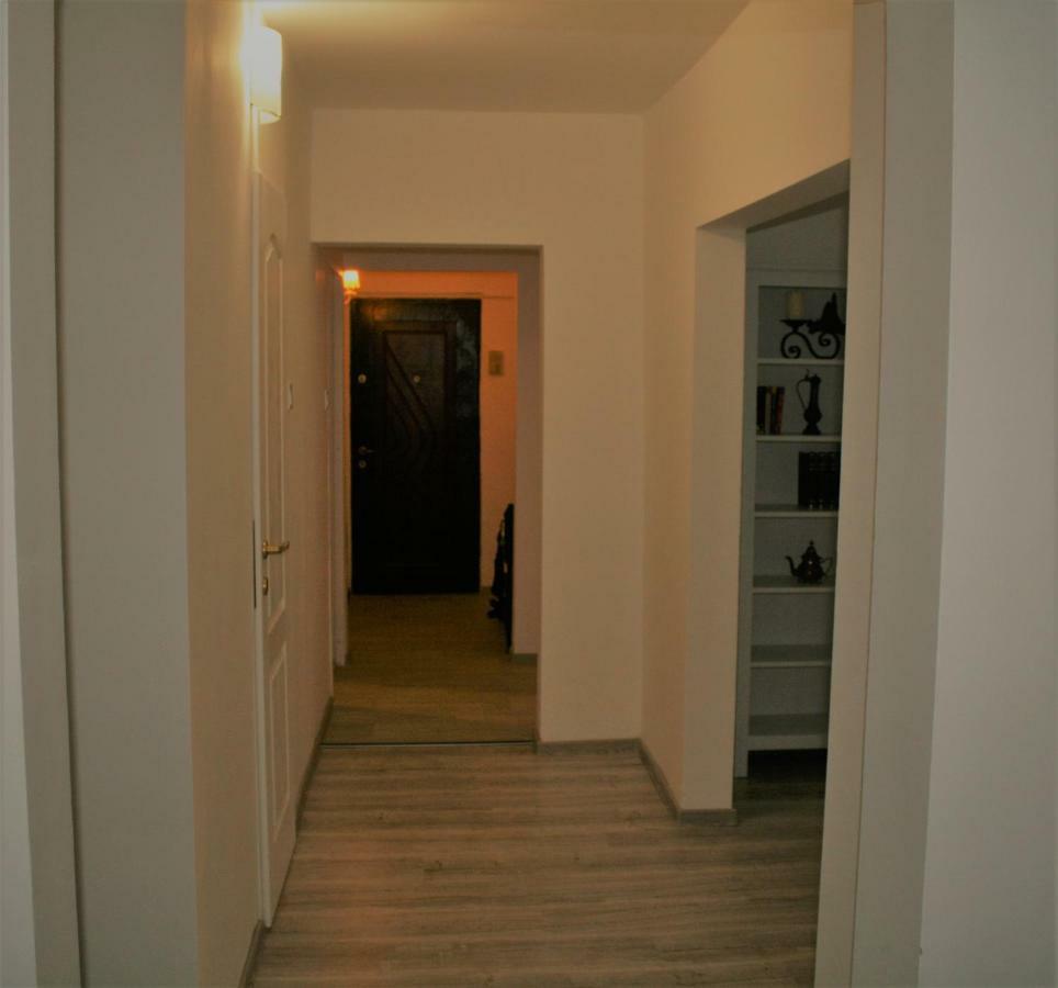 Casa Peterfi - Apartment With 3 Bedrooms And Spacious Living Room Тиргу-Муреш Екстер'єр фото