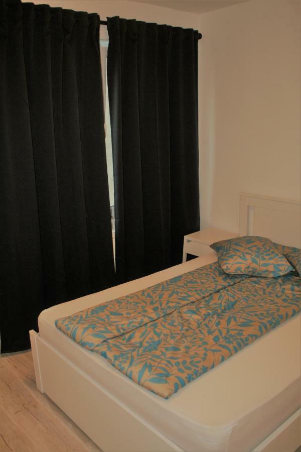 Casa Peterfi - Apartment With 3 Bedrooms And Spacious Living Room Тиргу-Муреш Екстер'єр фото