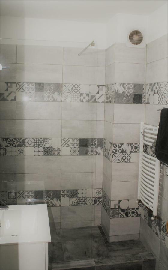 Casa Peterfi - Apartment With 3 Bedrooms And Spacious Living Room Тиргу-Муреш Екстер'єр фото