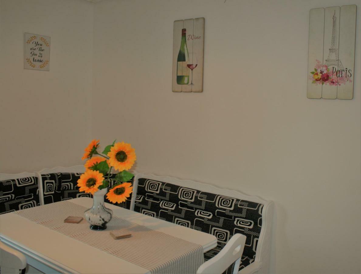Casa Peterfi - Apartment With 3 Bedrooms And Spacious Living Room Тиргу-Муреш Екстер'єр фото